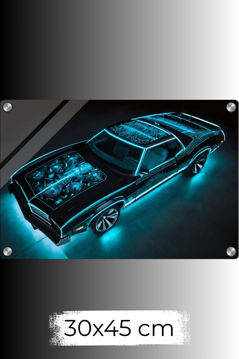 Digitales Kunstwerk eines schwarzen Muscle Cars mit leuchtend türkisen Neon-Umrisslinien und beleuchtetem Motor. Acryl 30x45 cm