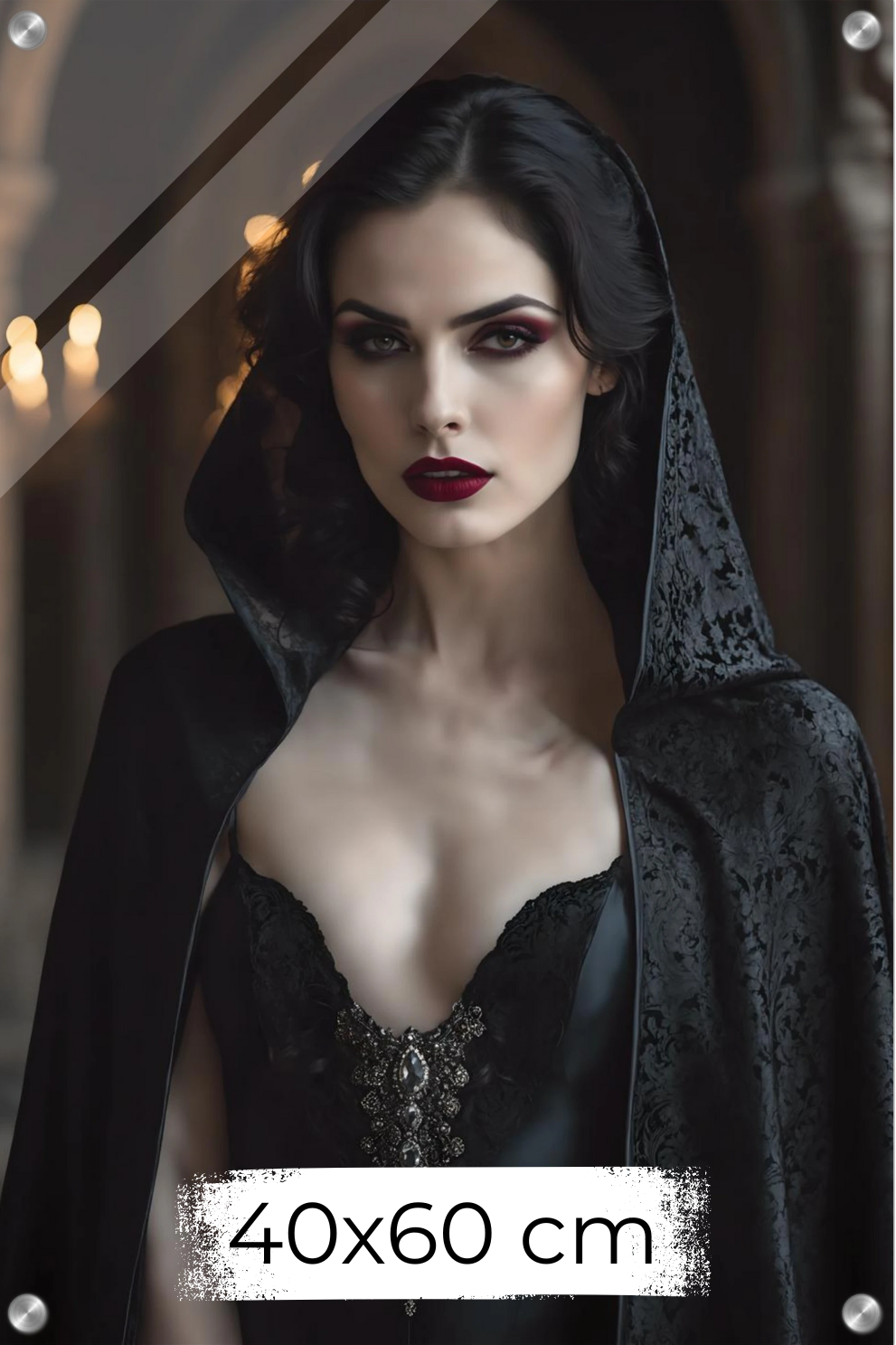 Hochwertiges Porträt einer Frau mit dunklen Haaren und roten Lippen, die einen schwarzen Spitzenumhang mit Kapuze vor einem Hintergrund mit brennenden Kerzen trägt. Acryl. 40x60 cm
