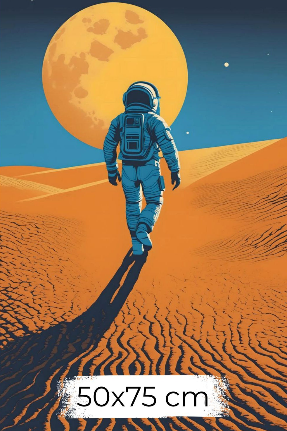 Minimalistisches Wandbild eines Astronauten, der in einer Wüste auf einen riesigen orangefarbenen Planeten zugeht. Dibond 50x75 cm