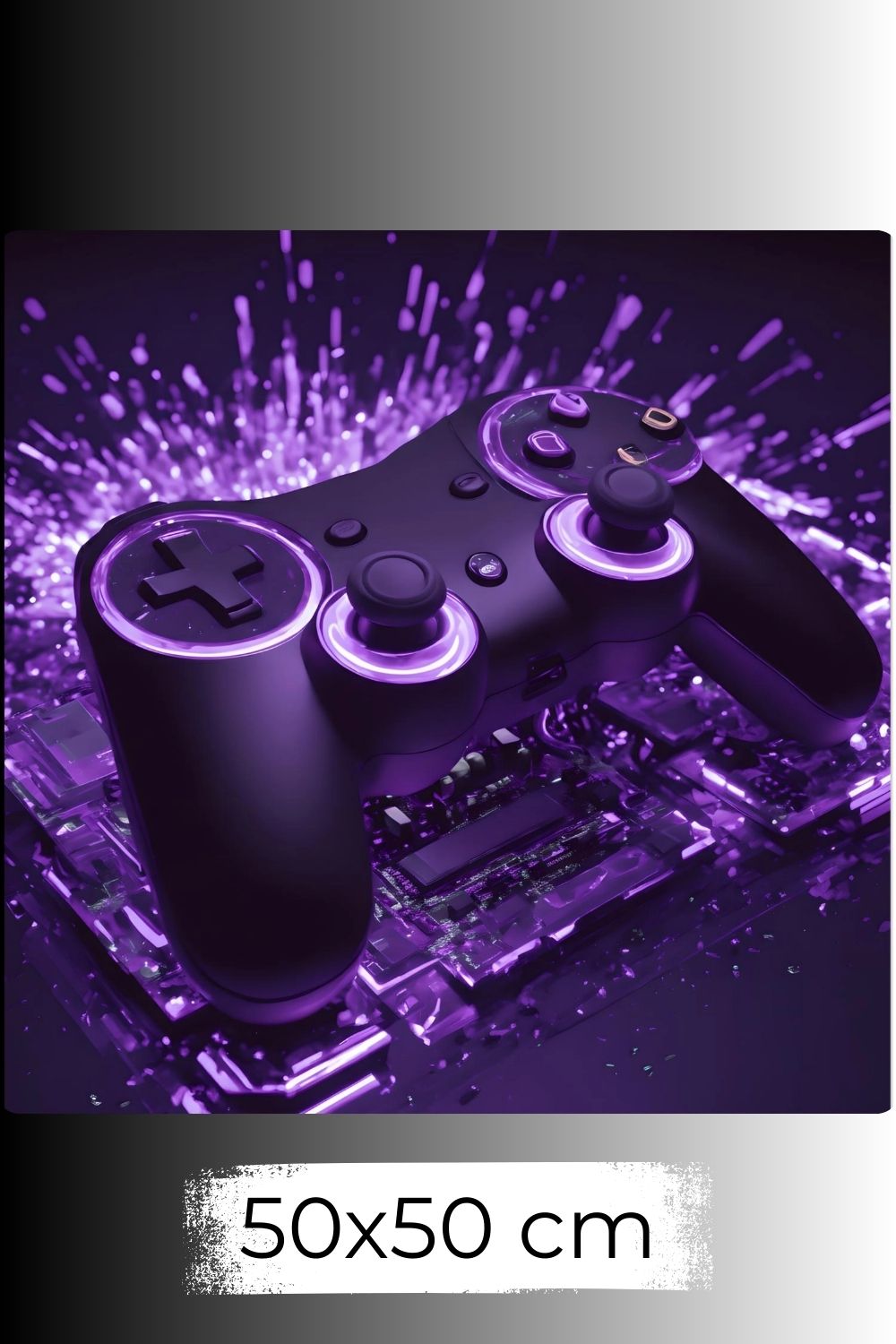 Modernes Gaming-Wandbild mit einem schwarzen Controller, der von violettem Neonlicht und Lichtpartikeln umgeben ist. Dibond 50x50 cm