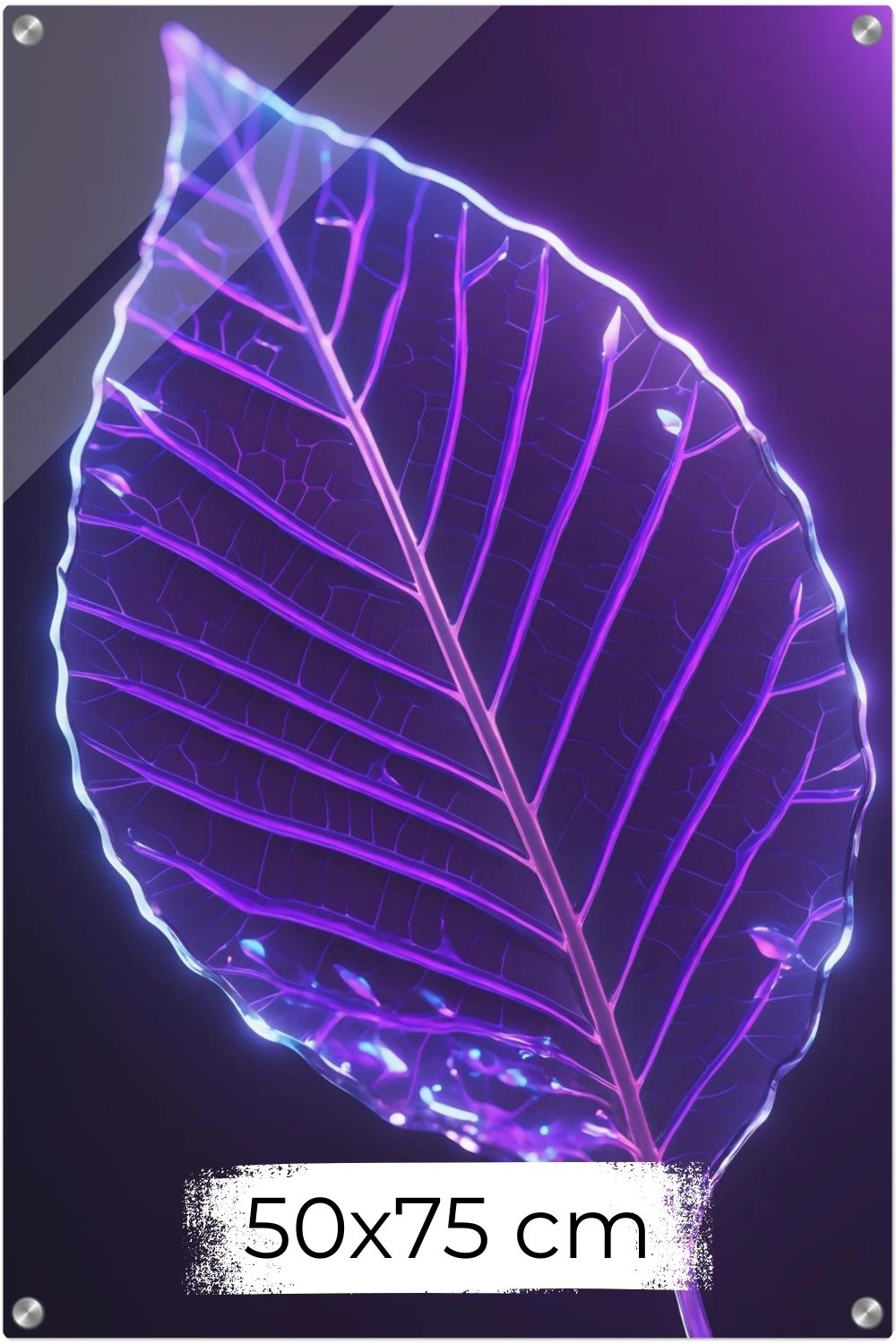 Detailliertes Wandbild eines transparenten Blattes in Glas-Optik mit violett und blau leuchtenden Adern vor einem dunklen Hintergrund. Acryl 50x75 cm