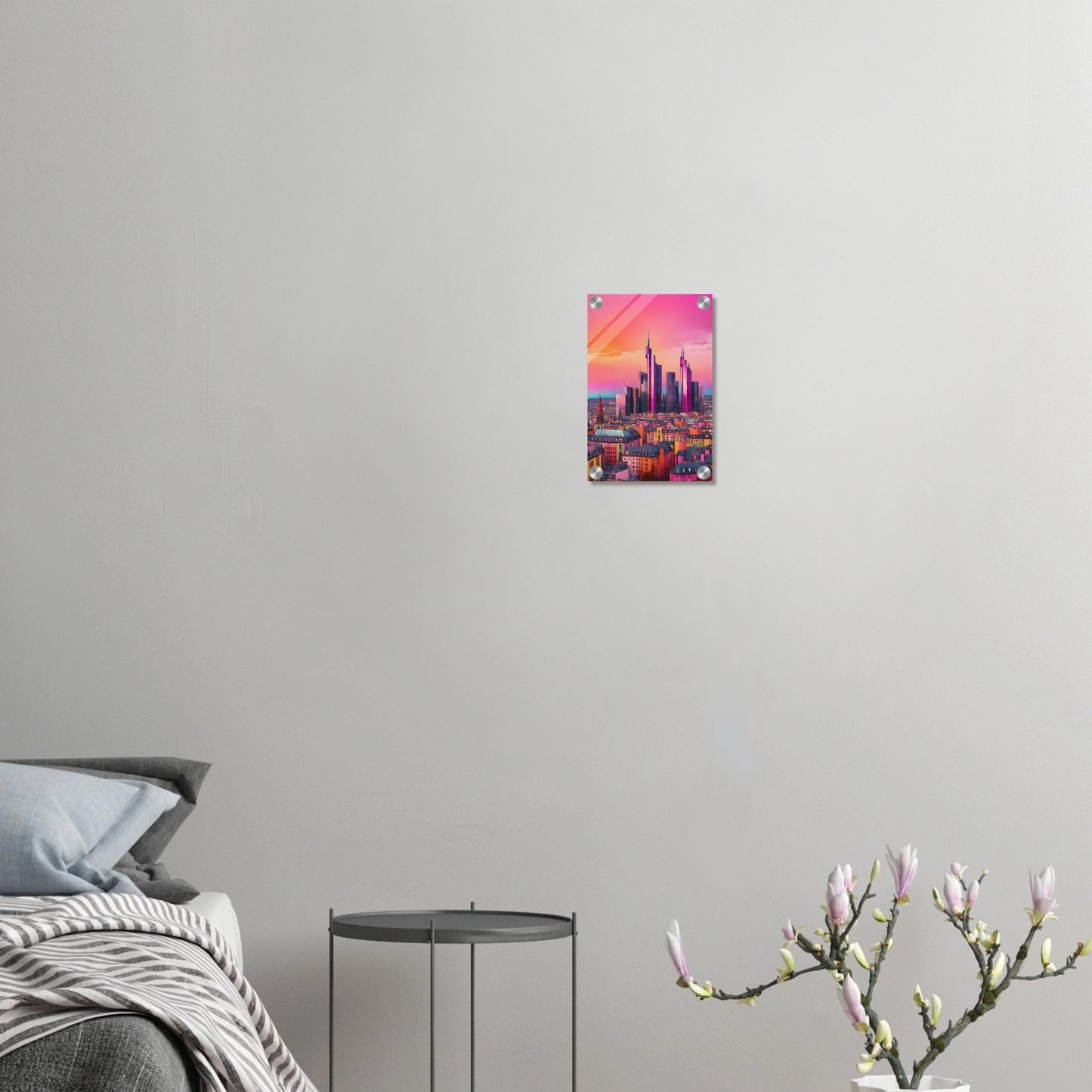 Buntes Wandbild der Frankfurter Skyline in intensiven Pink- und Violetttönen im modernen Pop-Art-Illustrationsstil. 20x30 cm. Acryl