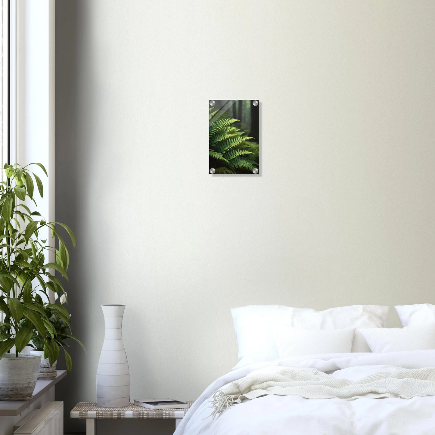 Nahaufnahme von grünen Farnwedeln mit Tautropfen in einem dichten, nebligen Wald mit weichem Hintergrund. 20x30 cm. Acryl