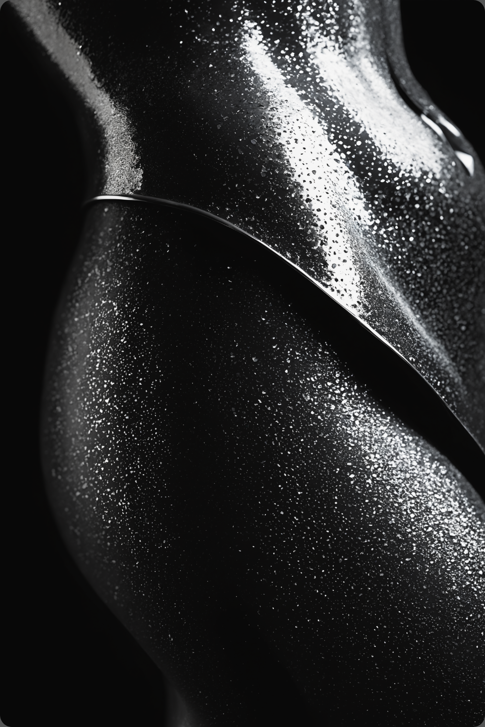 Luxus pur: „Midnight Stardust“ besticht durch funkelnde Partikel & elegante Formen auf tiefem Schwarz. Jetzt exklusive Kunst bei Gudekind entdecken. Brushed