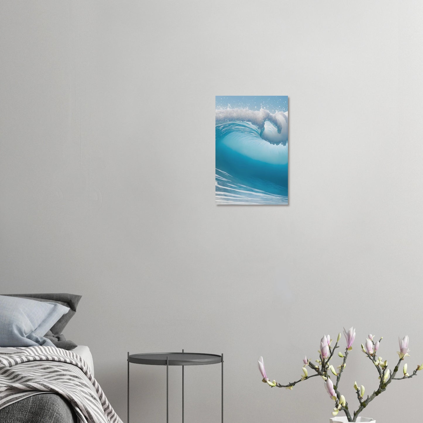 Abstraktes Wandbild einer brechenden Meereswelle in Türkis und Blau mit weißer Gischt. 30x45 cm. Dibond