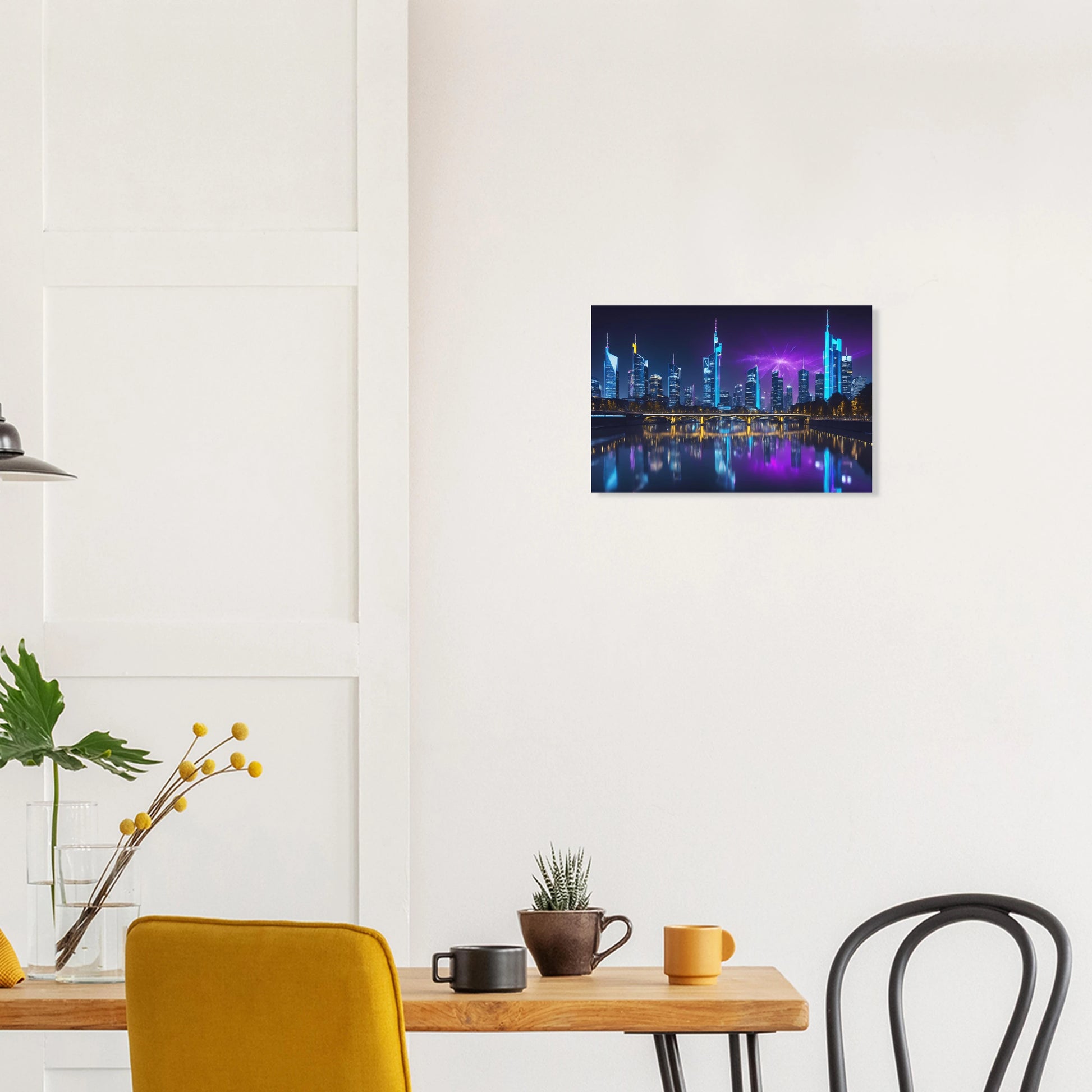 Modernes Wandbild der Frankfurter Skyline bei Nacht mit beleuchteten Wolkenkratzern und violetten Lichteffekten am Himmel. 30x45 cm. Dibond