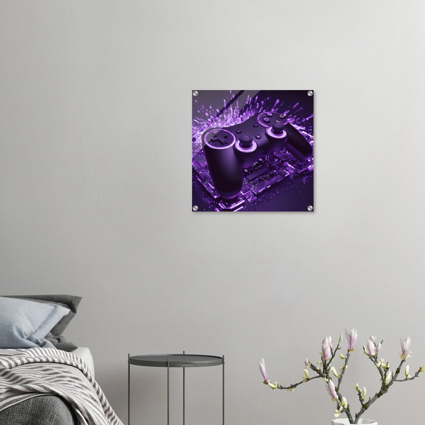Modernes Gaming-Wandbild mit einem schwarzen Controller, der von violettem Neonlicht und Lichtpartikeln umgeben ist.50x50 cm. Acryl