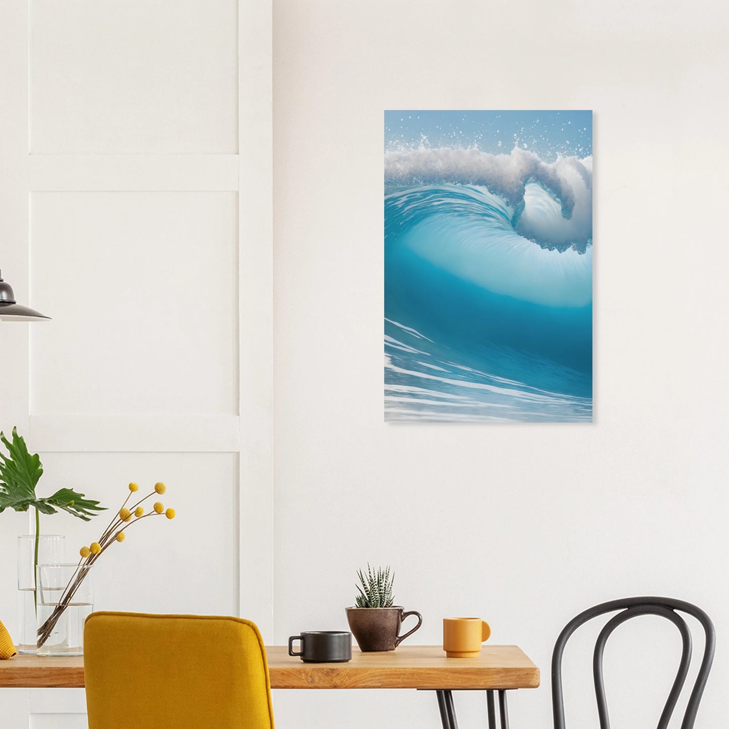 Abstraktes Wandbild einer brechenden Meereswelle in Türkis und Blau mit weißer Gischt. 50x75 cm. Dibond