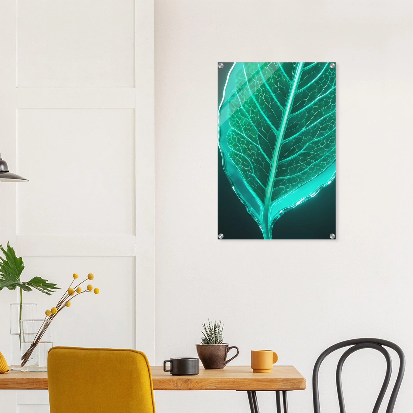 Modernes Wandbild eines leuchtenden, türkisfarbenen Blattes in transparenter Glas-Optik mit sichtbaren Blattadern. 50x75 cm. Acryl