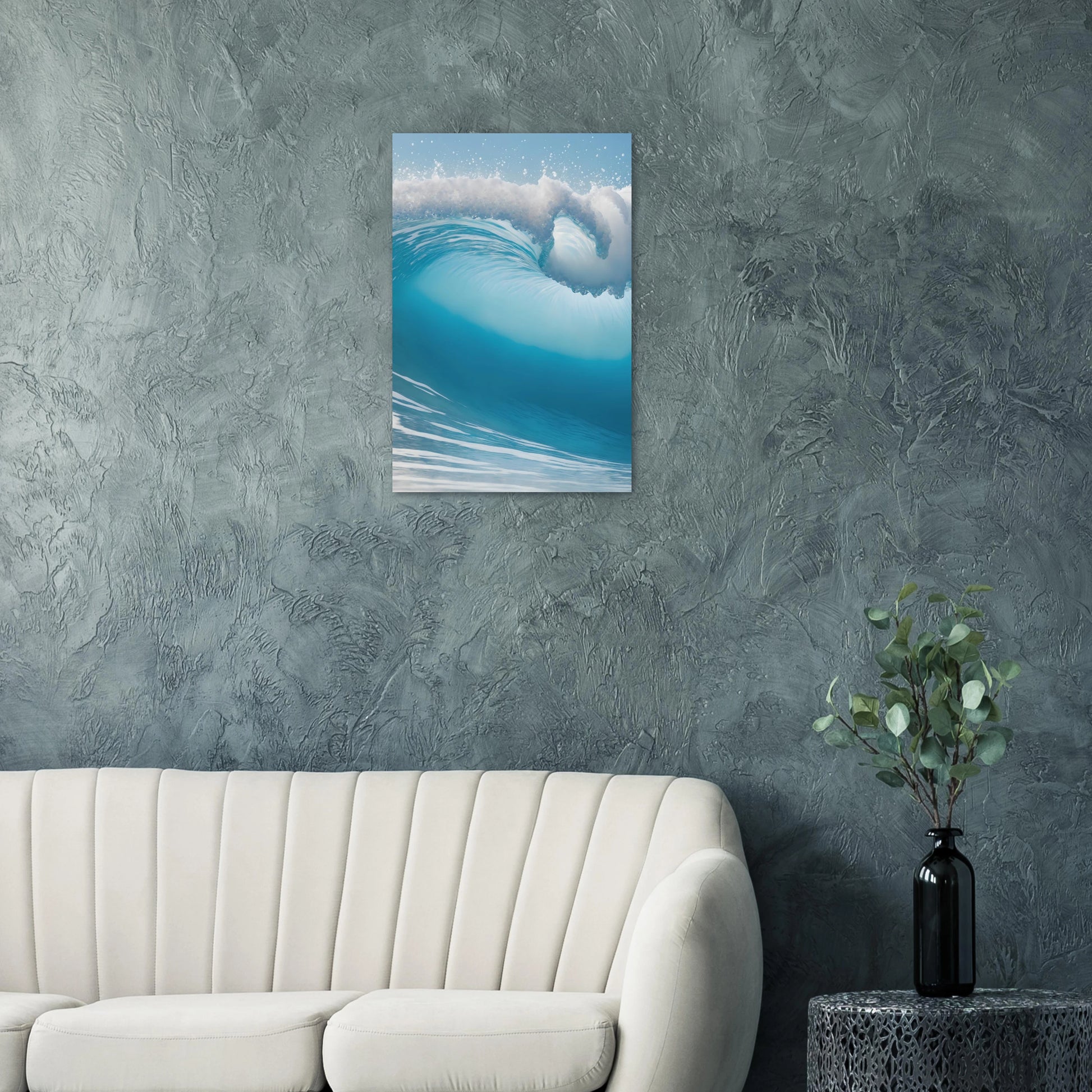 Abstraktes Wandbild einer brechenden Meereswelle in Türkis und Blau mit weißer Gischt. 50x75 cm. Dibond