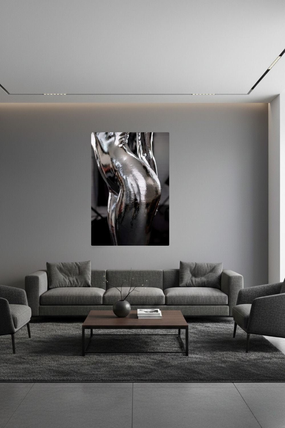 Abstraktes Wandbild einer weiblichen Silhouette in glänzender, flüssiger Chrom-Optik mit detaillierten Silber-Reflexionen. Brushed