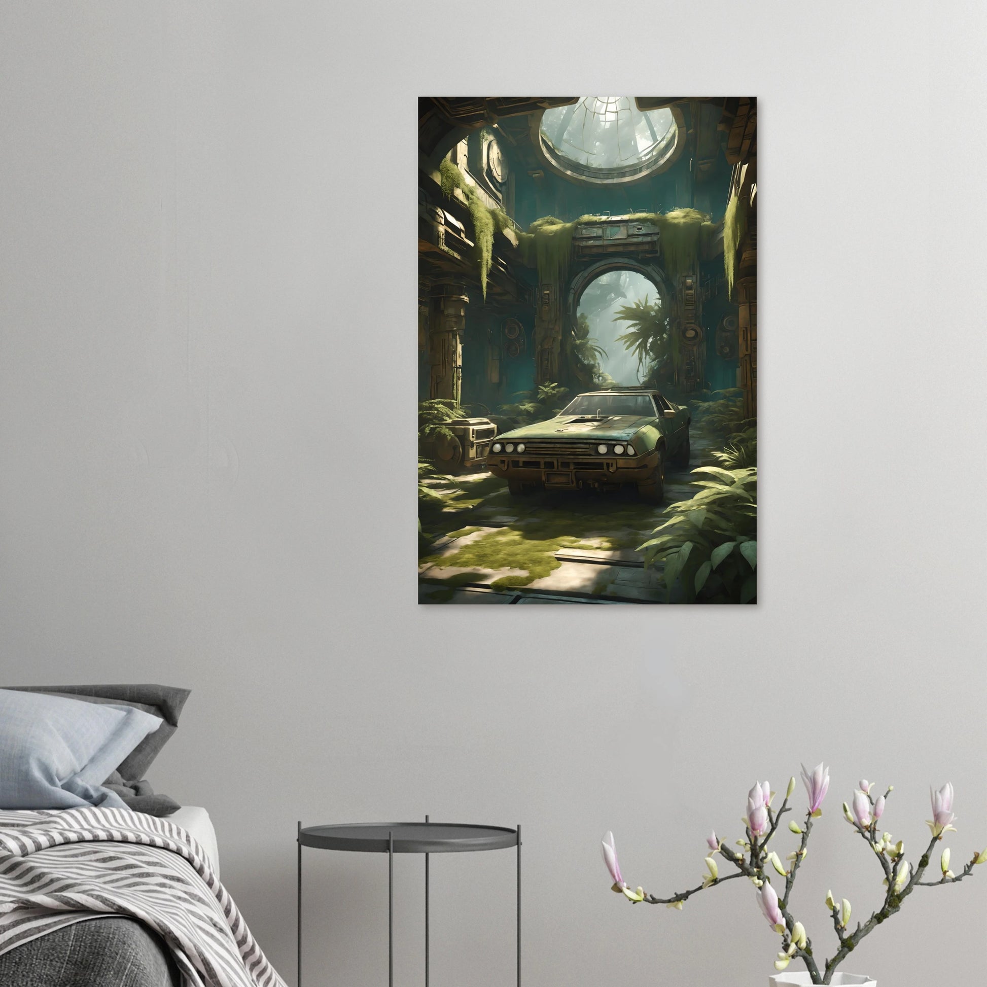 Digitales Kunstwerk eines alten, grünen Autos in einer großen, von Pflanzen und Moos bewachsenen Tempel-Ruine mit Lichteinfall von oben. 60x90 cm. Dibond