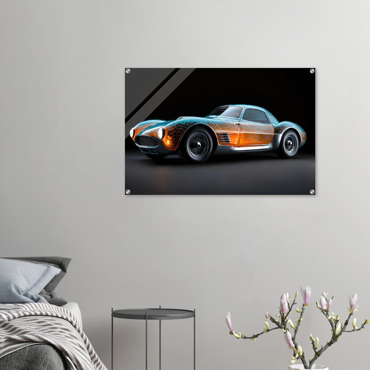 Digitales Kunstwerk eines klassischen Sportwagens mit einer transparenten, bernsteinfarbenen Karosserie und blauen Lichtreflexen. 60x90 cm. Acryl