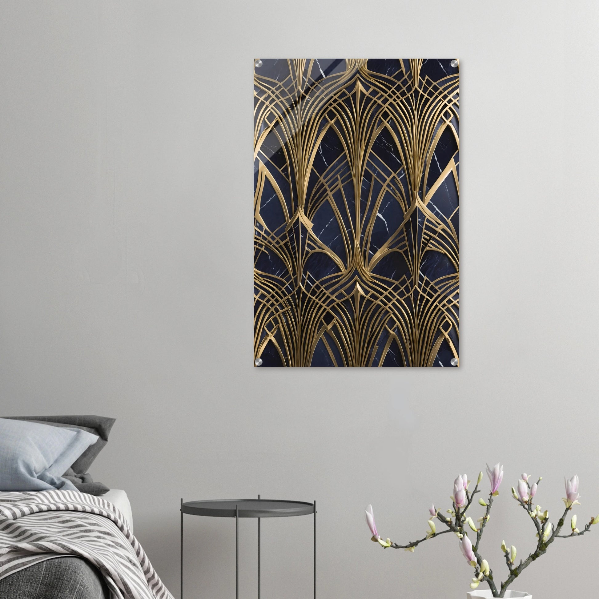 Modernes Wandbild mit goldenen, symmetrischen Art-Déco-Bögen auf einem dunkelblauen, marmorierten Hintergrund. 60x90 cm. Acryl
