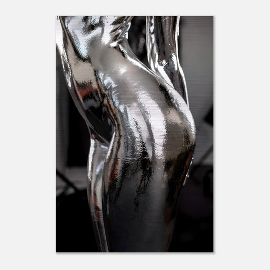 Abstraktes Wandbild einer glänzenden Skulptur aus flüssigem Chrom mit realistischen Spiegelungen und feinen digitalen Textur-Effekten. 60x90 cm. Brushed