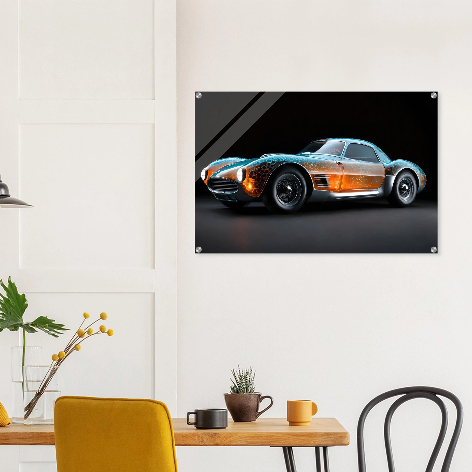 Digitales Kunstwerk eines klassischen Sportwagens mit einer transparenten, bernsteinfarbenen Karosserie und blauen Lichtreflexen. 60x90 cm. Acryl