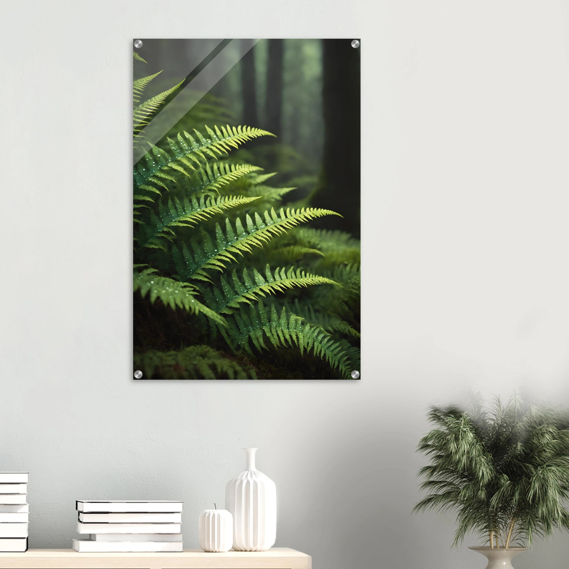 Nahaufnahme von grünen Farnwedeln mit Tautropfen in einem dichten, nebligen Wald mit weichem Hintergrund. 60x90 cm. Acryl