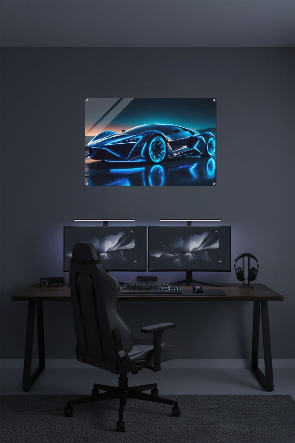 Futuristisches Hypercar-Wandbild in Schwarz mit leuchtend blauen Neon-Konturen und glühenden Felgen auf nasser Fahrbahn bei Nacht. 60x90 cm. Acryl