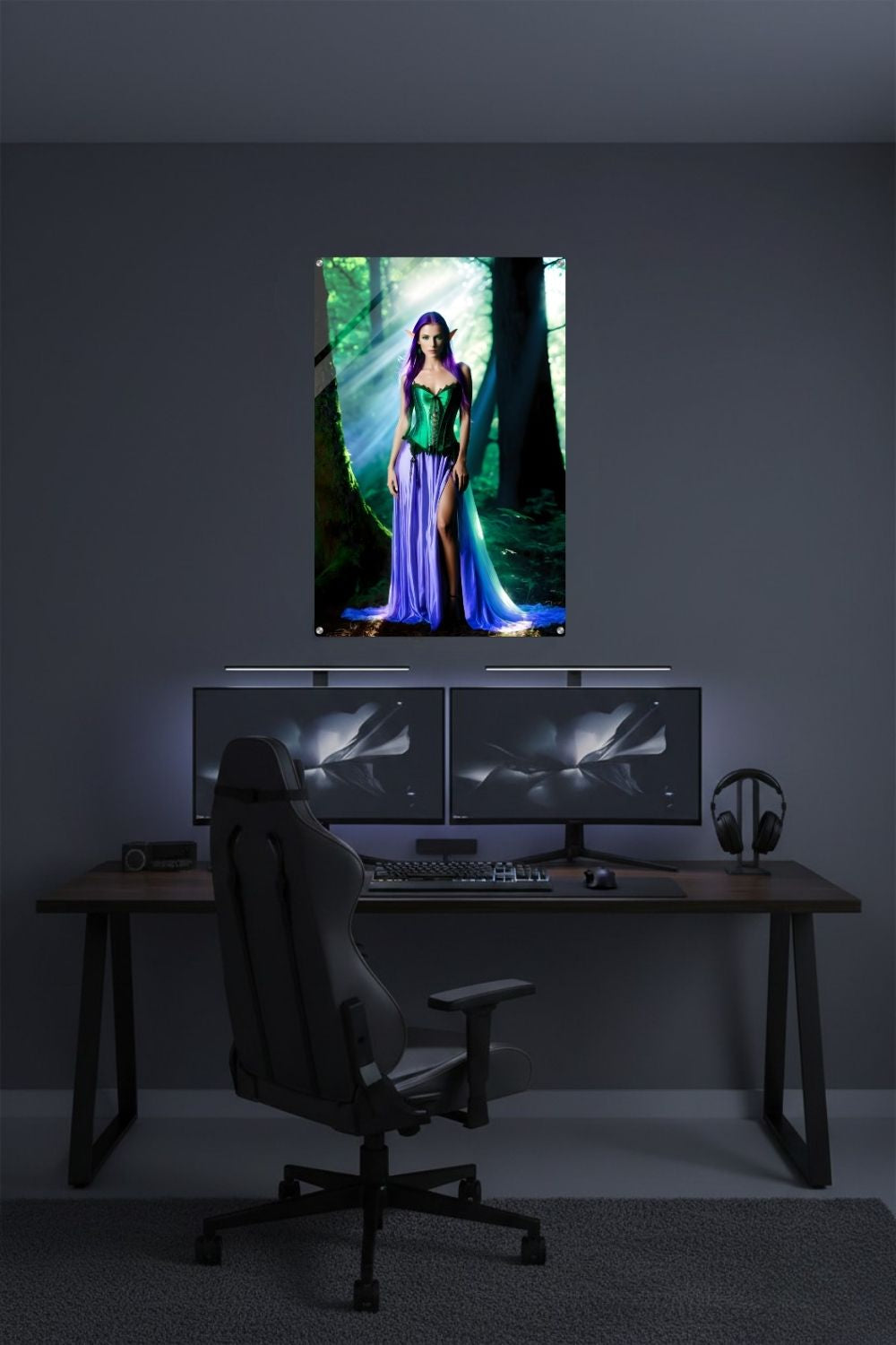 Tauchen Sie ein in eine magische Welt: „Forest Enchantress“ zeigt eine mystische Elfe im Sonnenlicht des Waldes. Jetzt hochwertig bei Gudekind bestellen. Acryl