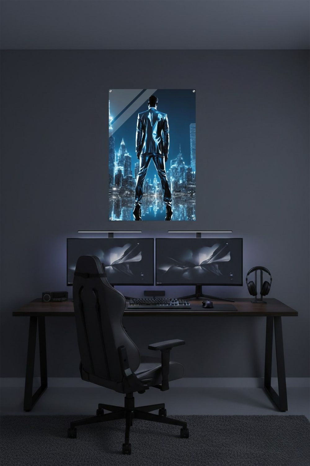 Erfolg visualisiert: „Liquid Ambition“ zeigt einen Mann in Metall-Optik vor einer strahlenden Skyline. Kraftvolle Kunst für Ihr Büro bei Gudekind. Acryl