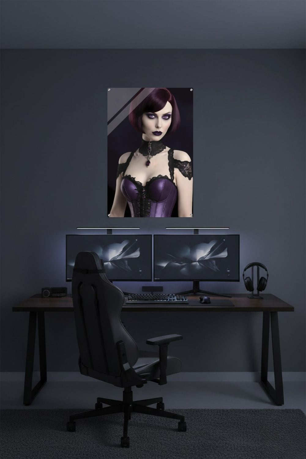 Edles Porträt einer Frau im Gothic-Stil mit violetten Augen, lila Satin-Korsett und schwarzer Spitze vor dunklem Hintergrund. Acryl
