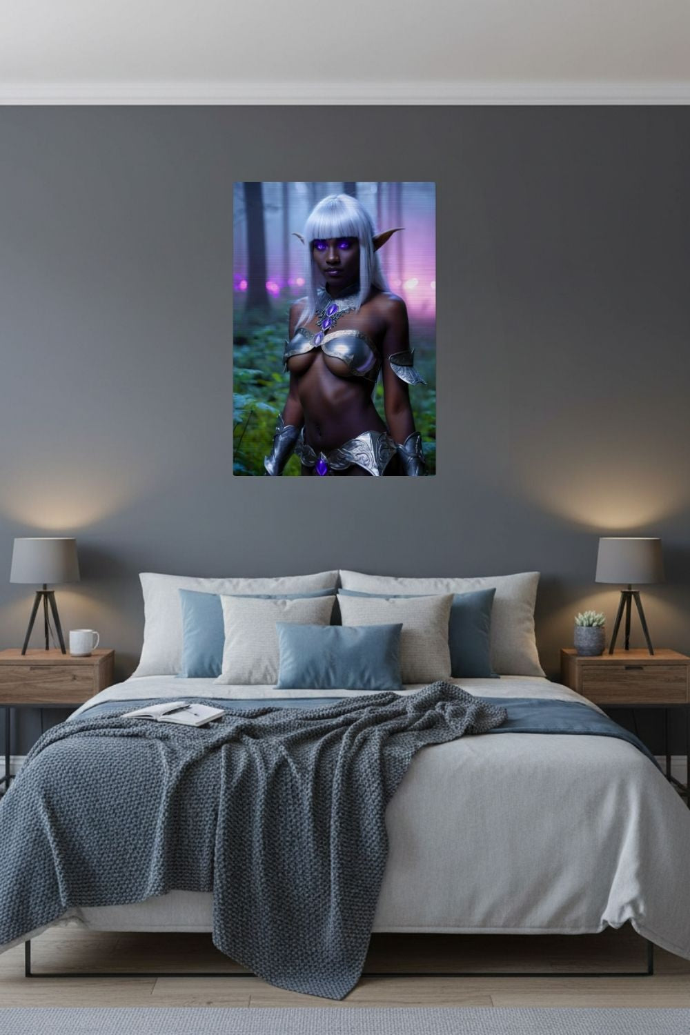 Mystisches Porträt einer Dunkelelfin mit platinweißem Haar, leuchtend violetten Augen und einer silbernen Rüstung in einem nebligen Wald. Brushed